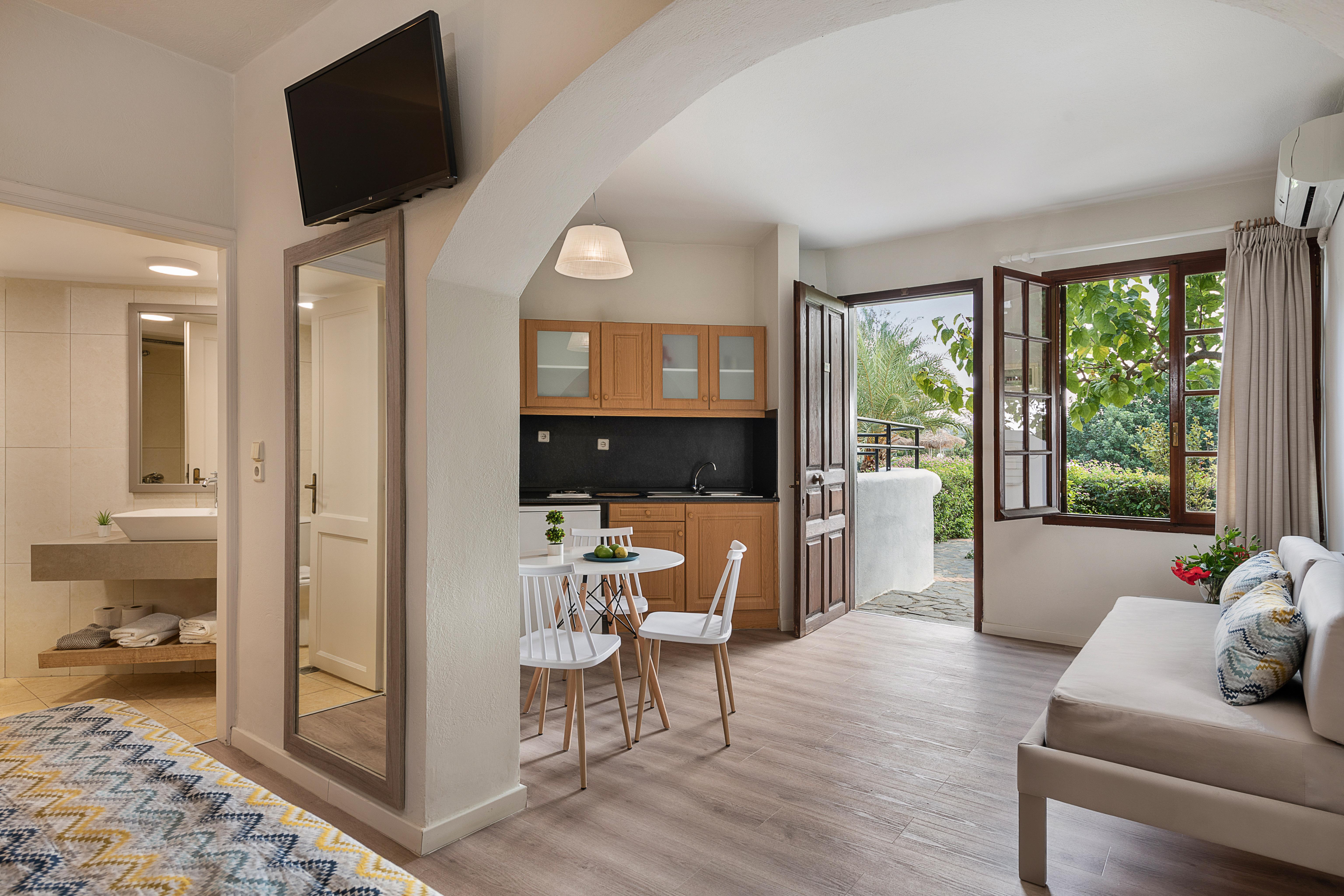 Aparthotel Alianthos