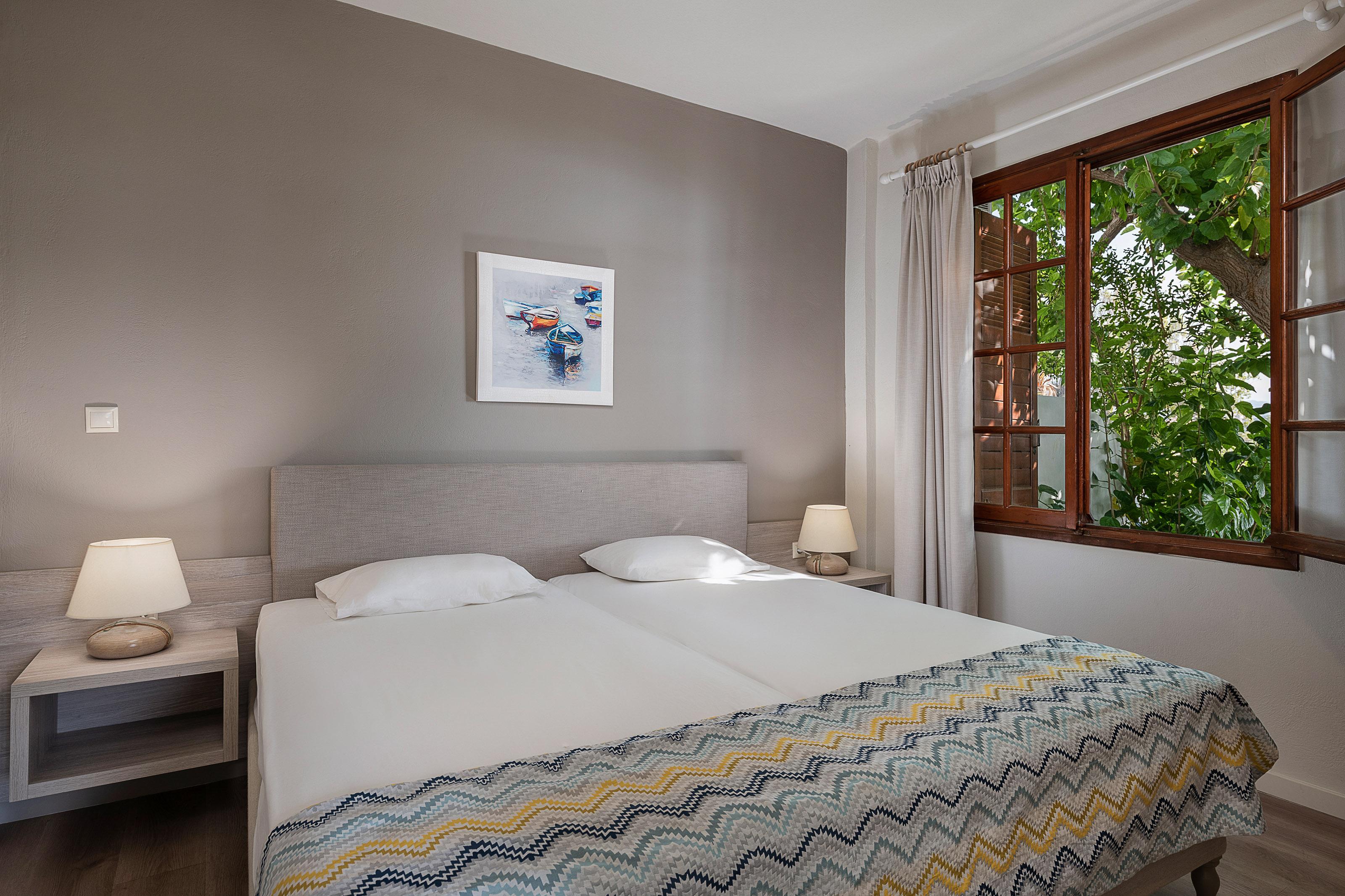 Aparthotel Alianthos
